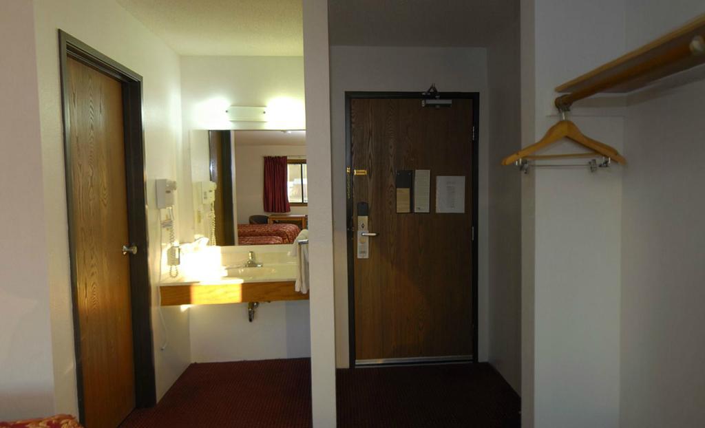 Rodeway Inn Brainerd Exterior foto